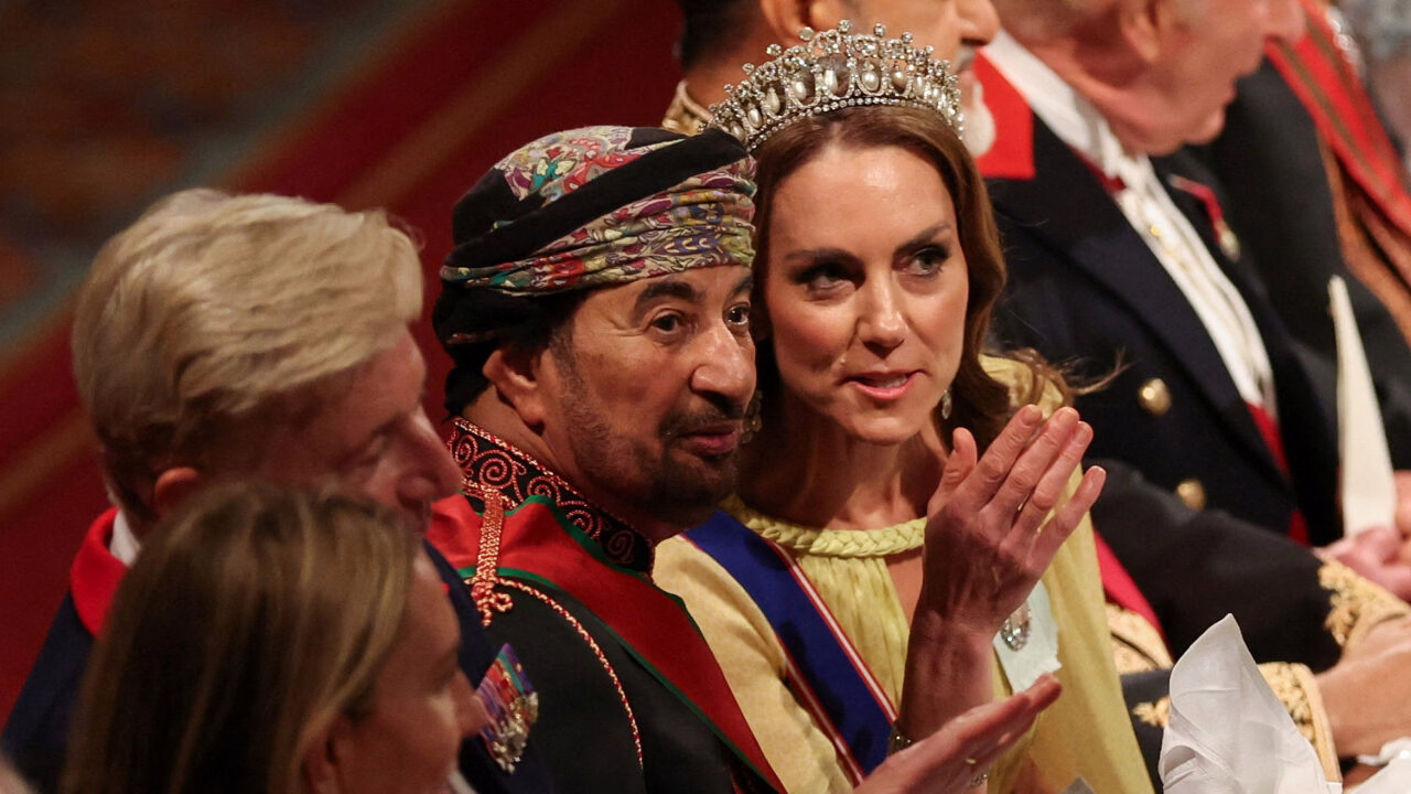 Nulla è casuale. Il messaggio nascosto nelle tiare di Kate e Camilla