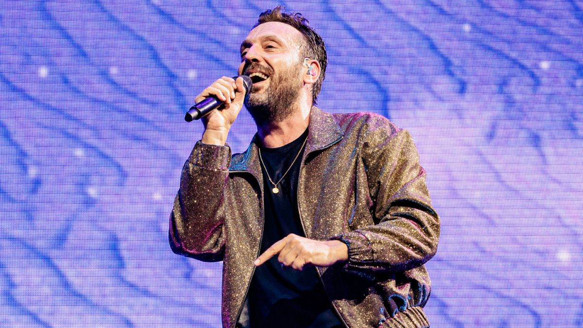 ci scambiamo continuamente frammenti di sogni cesare cremonini parla di elisa dal palco di londra