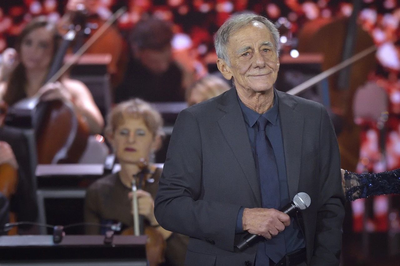 il cantautore 232 tornato sul palco a roma ancora convalescente ma ha annunciato una nuova lunga pausa che cosa ha raccontato sui problemi di salute degli ultimi mesi