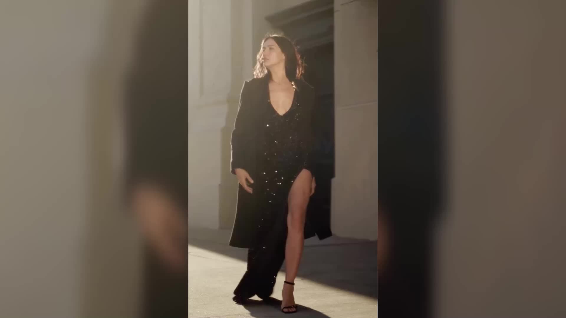 a 40 anni la supermodella russa posa per donna karan rivendicando una bellezza autentica fatta di rughe e sicurezza personale