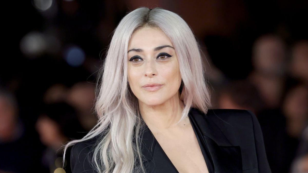 da mora a bionda glaciale per presentare il nuovo film alla festa del cinema