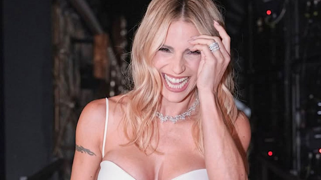 due outfit due make up e un biondo luminosissimo quale look convince di pi249