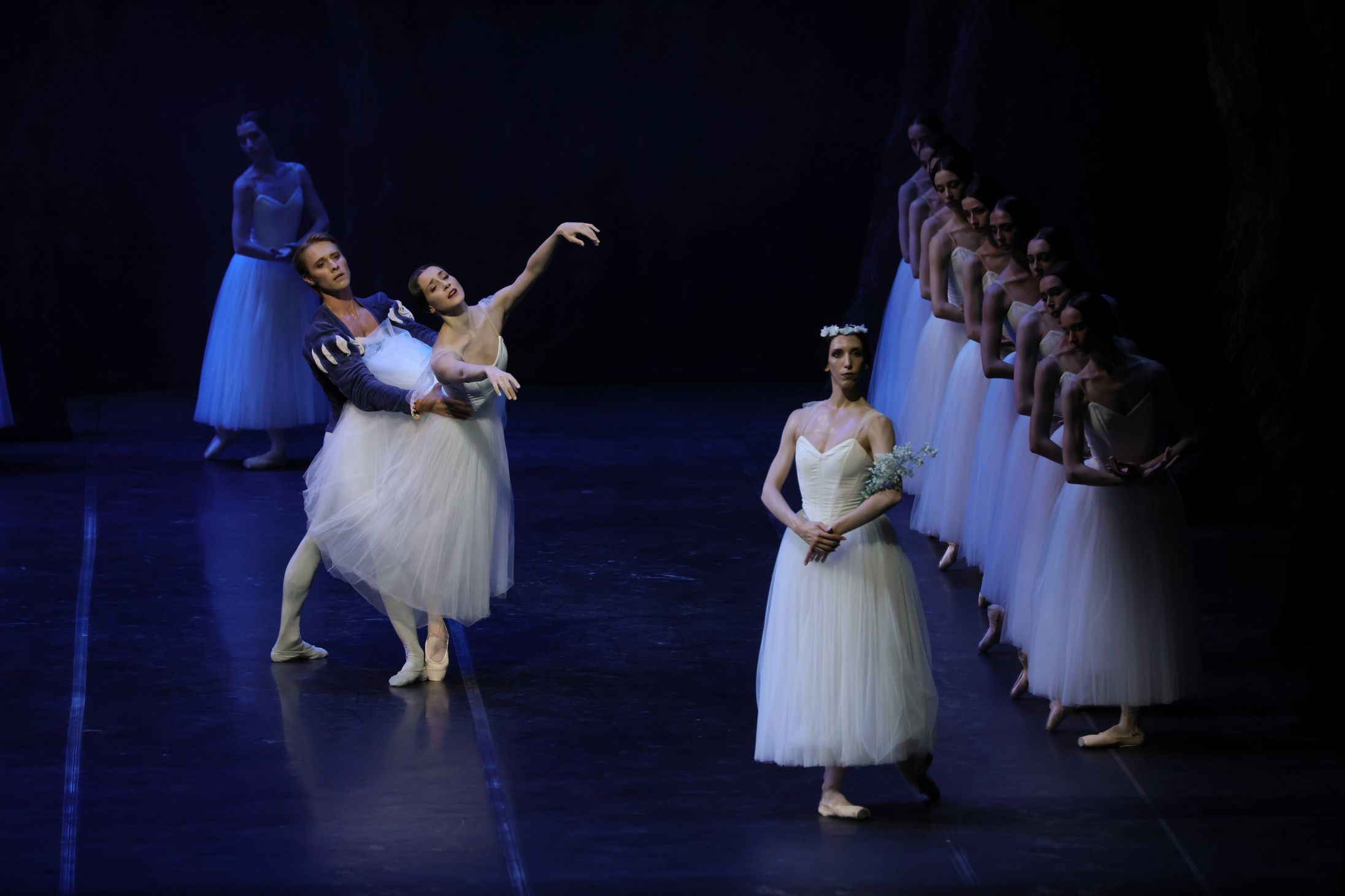 stasera su rai 5 giselle l imperdibile debutto di un classico del balletto della nuova stagione del teatro la scala