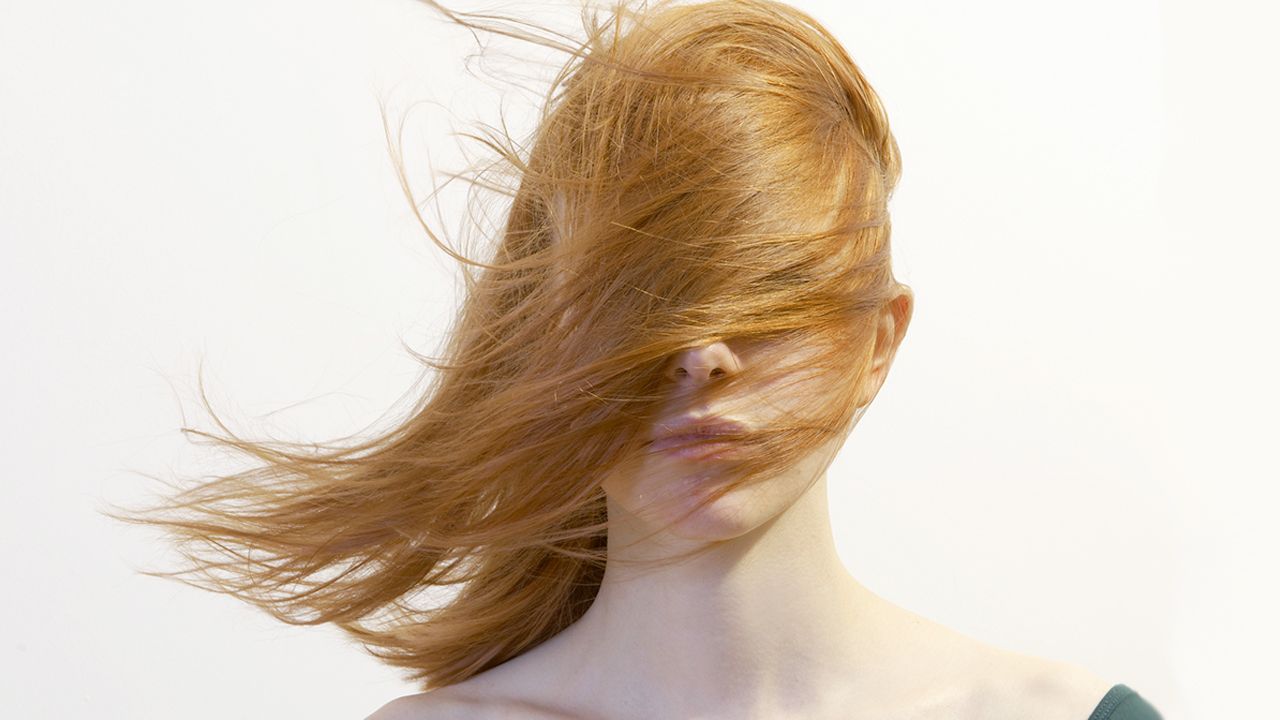 cause difficili da individuare poca fiducia nei trattamenti false convinzioni la caduta dei capelli 232 un problema comune eppure ancora poco approfondito