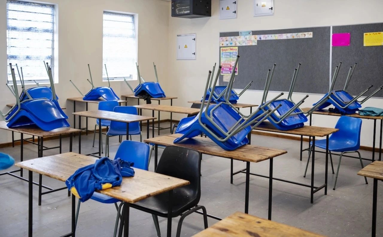 lo sciopero generale del 2 ottobre ferma scuole ospedali uffici comunali e i treni dalle 11 alle 14 cosa resta garantito cosa no e come organizzarsi