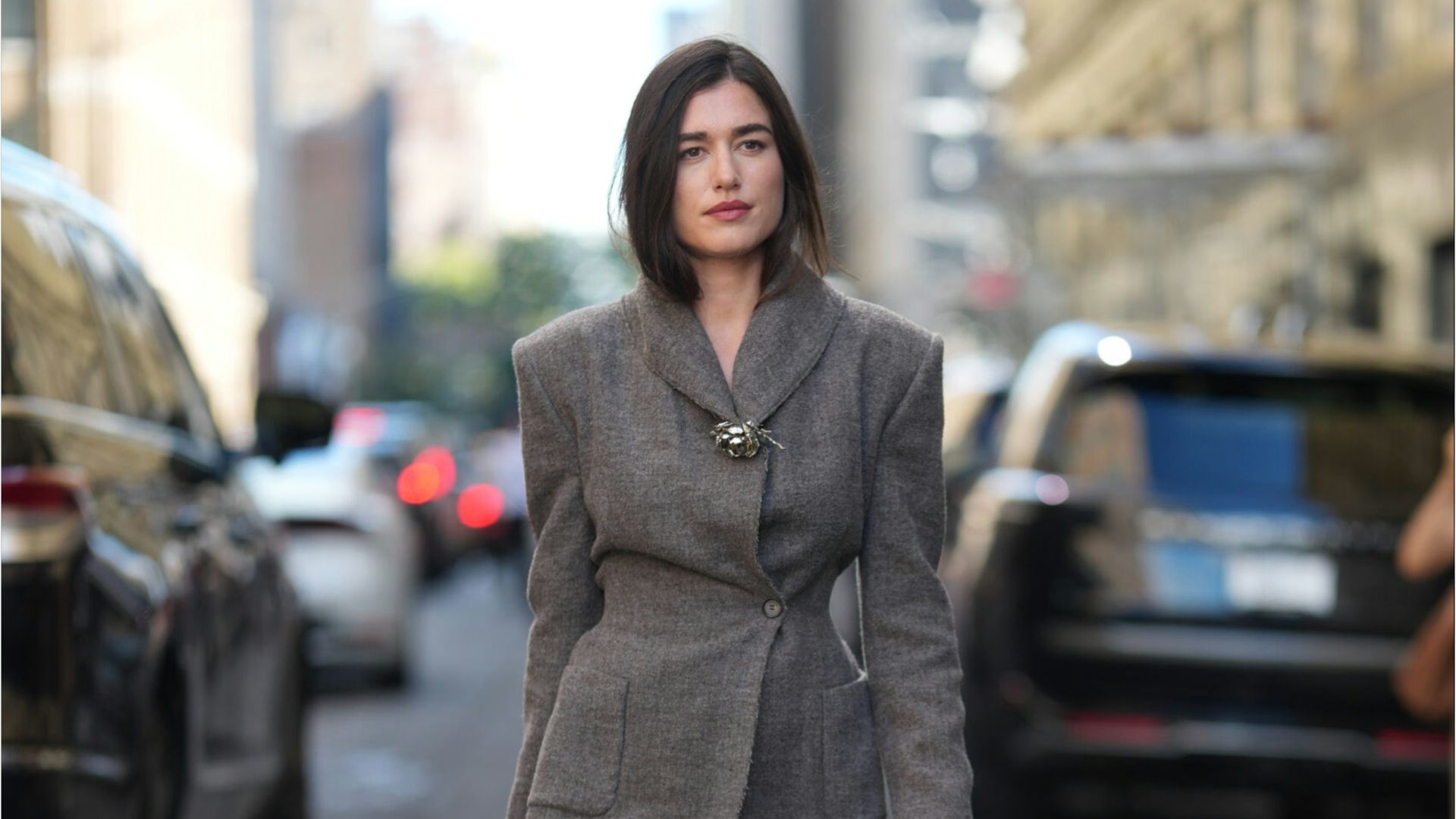 la giacca di lana non 232 pi249 soltanto la compagna del pantalone coordinato ecco come abbinarla a capi casual gonne trasparenti e accessori contemporanei per creare outfit dal carattere diverso