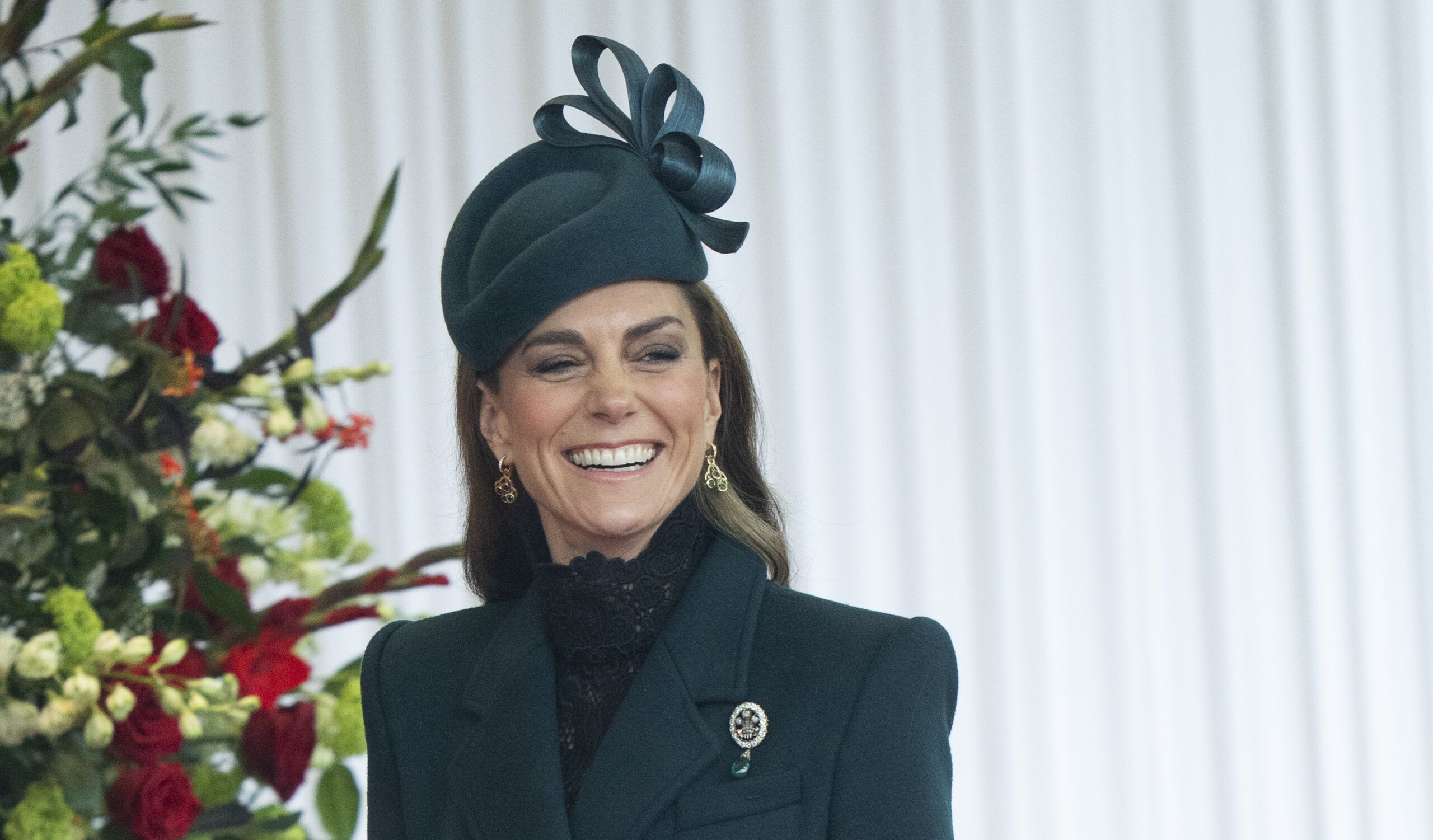 per accogliere il sultano dell8217oman a windsor la principessa ha indossato un gioiello del 1863 gi224 portato da lady diana