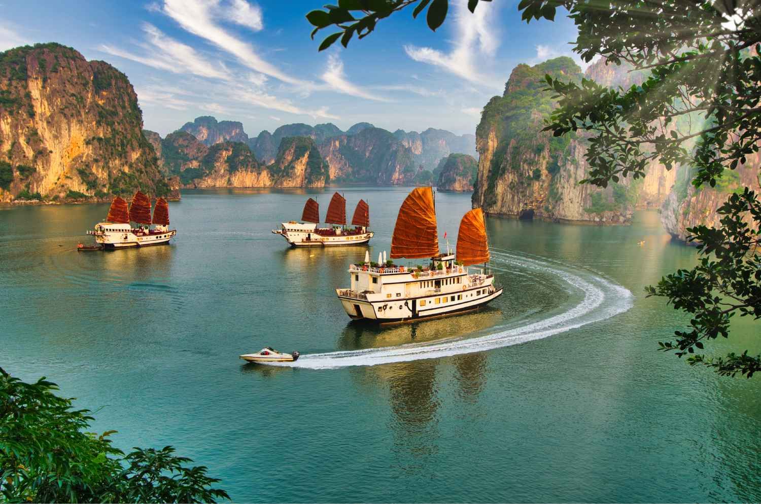 un percorso attraverso la storia e la natura di un paese resiliente tra citt224 imperiali crociere metafisiche e il ricordo di saigon