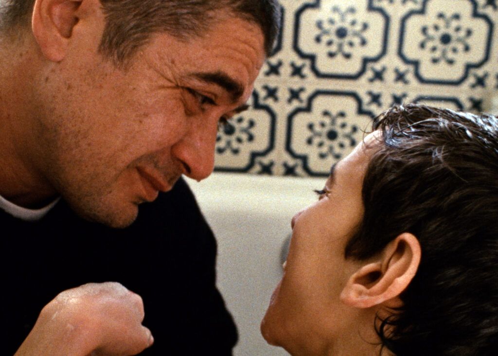 'I Figli Della Scimmia' First Look: Production Stills, Venice Reception, and Critical Verdicts