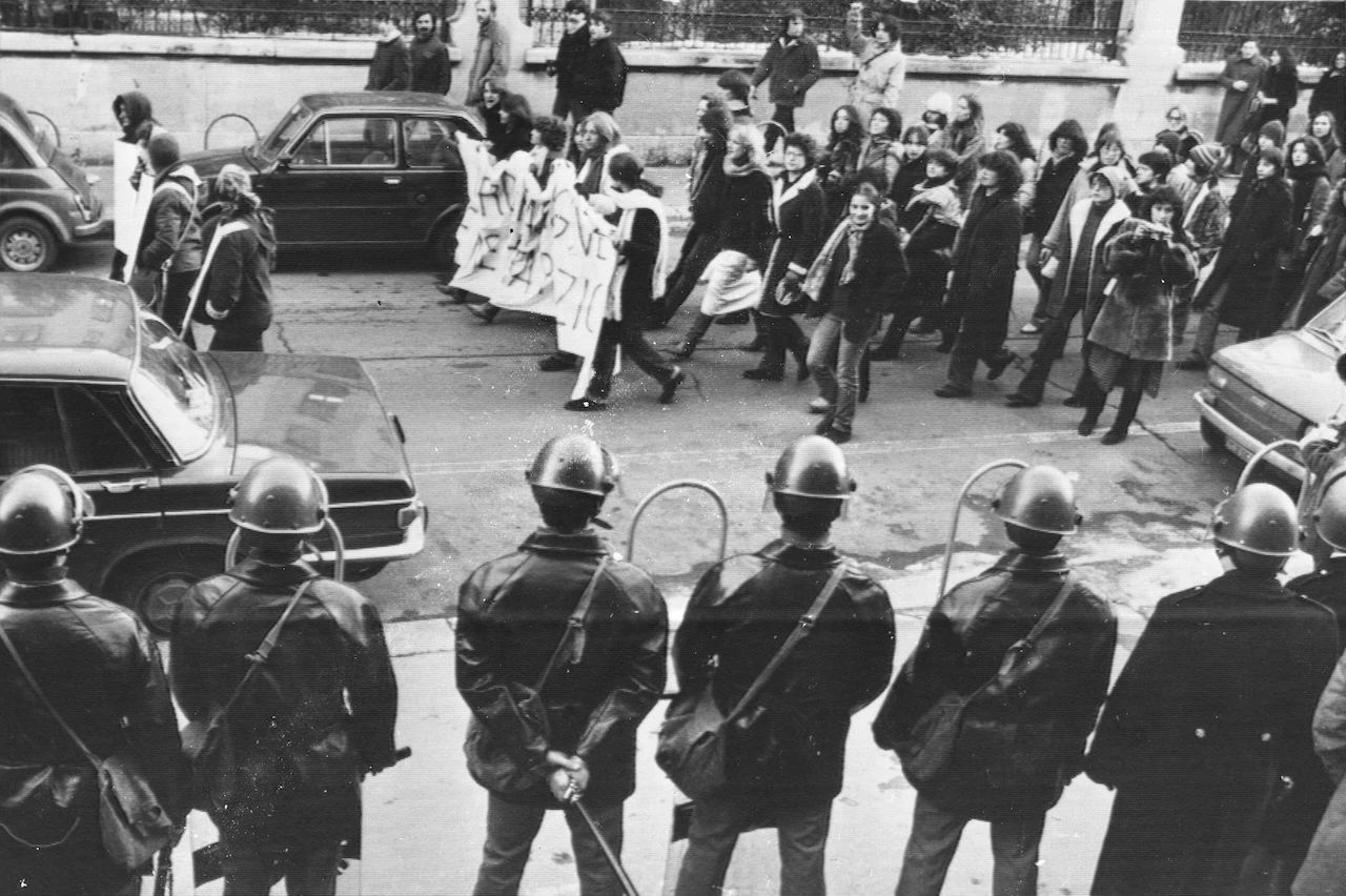negli anni settanta port242 il collettivo delle casalinghe in una radio libera romana il 9 gennaio 1979 i nar cercarono di ucciderla 200 morta a spoleto a cento anni
