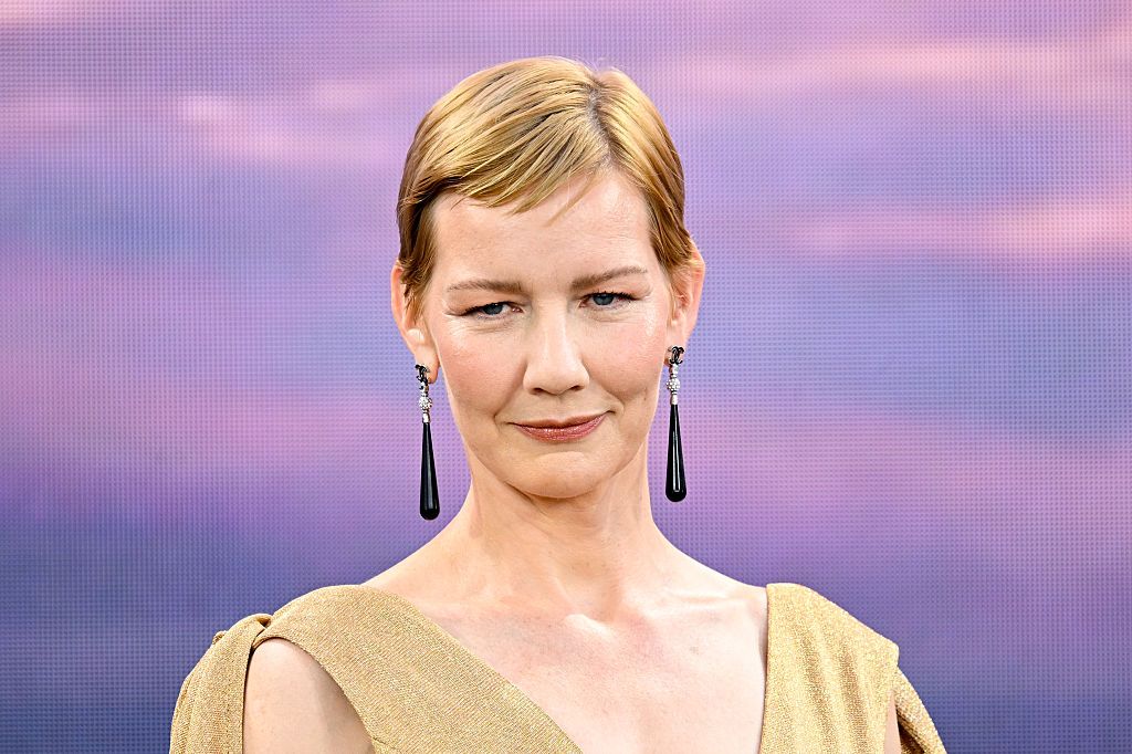 la consapevolezza della vita e dei suoi terremoti per l attrice tedesca 232 arrivata presto a 11 anni quando 232 caduto il muro nel suo ultimo film quel confine lo attraversa in compagnia di thomas mann di cui interpreta la figlia erika