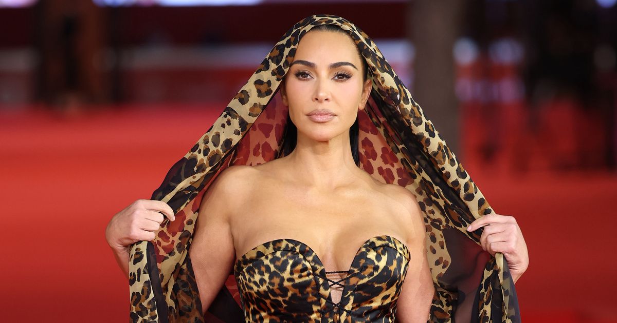 le kardashian conquistano roma ma sul red carpet c 232 spazio anche per l eleganza italiana