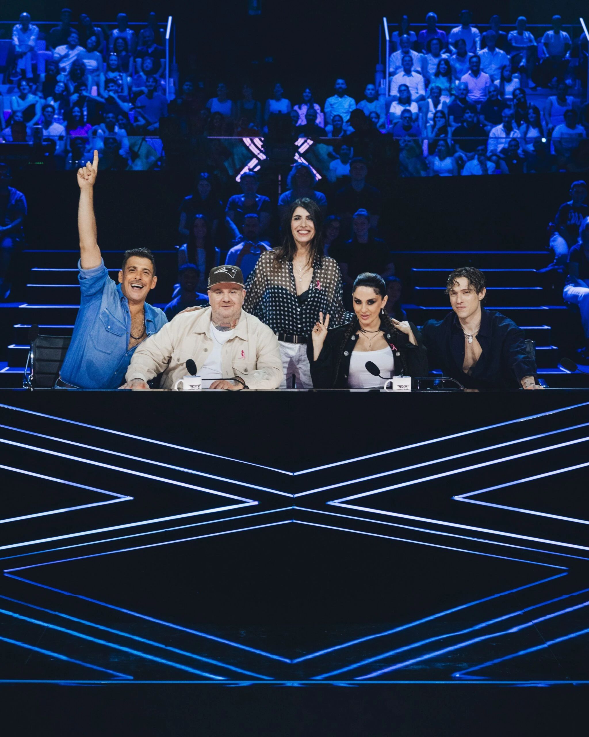 i giudici sono diventati molto severi veronica e i mad dog i pi249 bravi gabbani si gioca l x pass per un vero talento