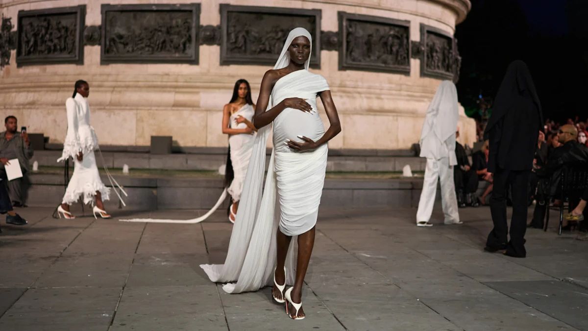 un d233fil233 che ha scosso la paris fashion week ma in fondo 232 proprio questo l obiettivo dei due designer dietro a un brand dal nome a dir poco provocatorio
