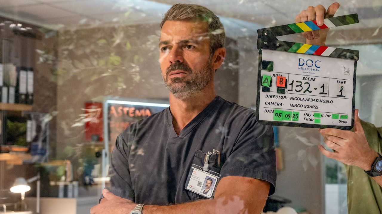 nella puntata di stasera di doc nelle tue mani 4 riccardo 232 geloso del rapporto tra martina e matteo andrea cerca di scoprire che cosa si cela dietro il passato del direttore sanitario160