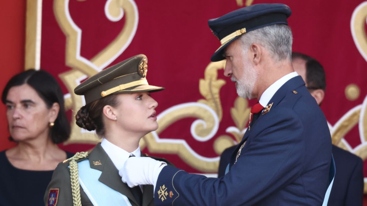 la principessa sta per compiere 21 anni e ha concluso 3 anni di addestramento militare ma per i piccoli imprevisti c 232 sempre bisogno di un pap224 che dia una mano